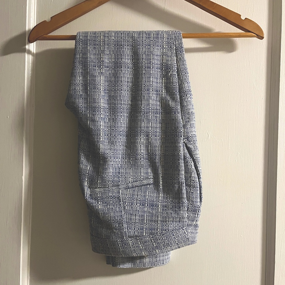 H&M dress pants in blue and white. Size 4. Very comfortable, like new.